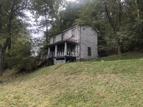 116 Market Ave, Iron Gate, VA 24448
