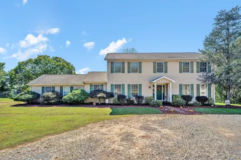 3039 Nemmo Rd, Vinton, VA 24179
