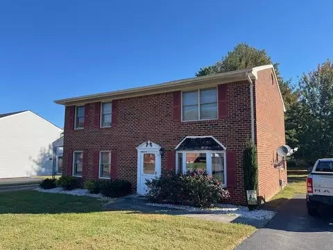 20 Parkdale Dr #& 24, Salem, VA 24153