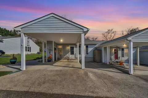441 Tinkerview Dr, Cloverdale, VA 24077