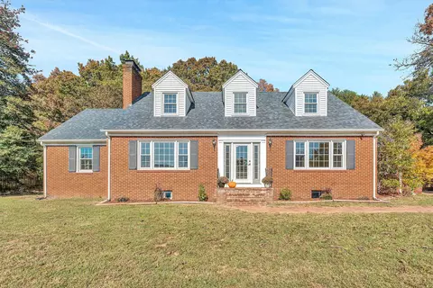 1176 Narrow Passage Rd, Buchanan, VA 24066