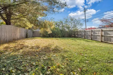 306 Pershing Ave, Radford, VA 24141 photo 8