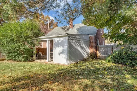 306 Pershing Ave, Radford, VA 24141 photo 10