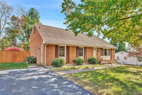 1102 Pedigo Ln, Vinton, VA 24179