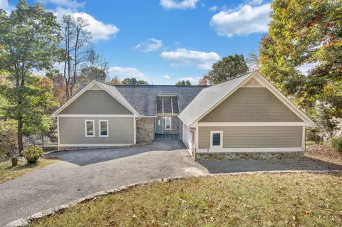 108 Brentwood Ln, Moneta, VA 24121