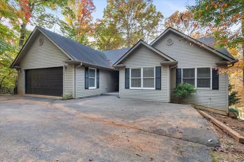 131 Charmwood Cir, Moneta, VA 24121