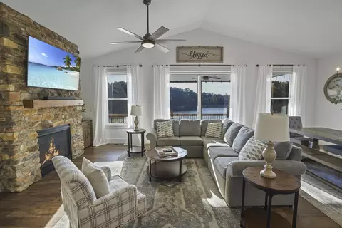 11 Old Point Rd, Moneta, VA 24121 photo 5
