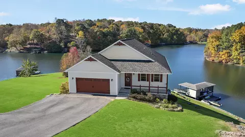 11 Old Point Rd, Moneta, VA 24121