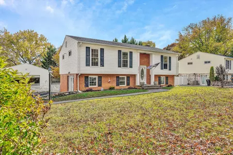3854 Hyde Park Dr, Roanoke, VA 24018