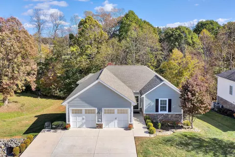 1129 Barrow Hills Dr, Huddleston, VA 24104
