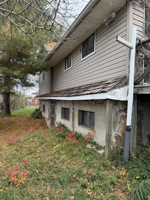609 N Beverly Ave, Covington, VA 24426
