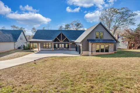 317 Bass Cove Rd, Huddleston, VA 24104