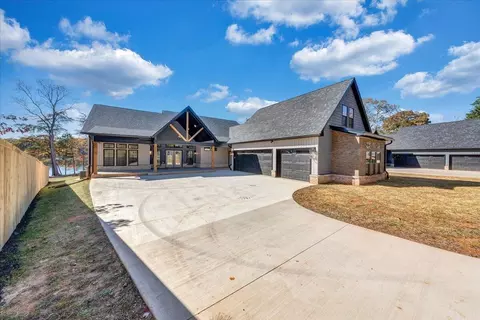 319 Bass Cove Rd, Huddleston, VA 24104