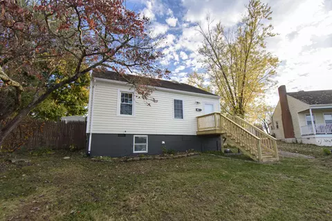17 Lee Hy Ct, Christiansburg, VA 24073