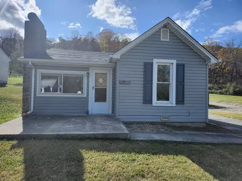 3821 Yellow Mountain Rd SE, Roanoke, VA 24014