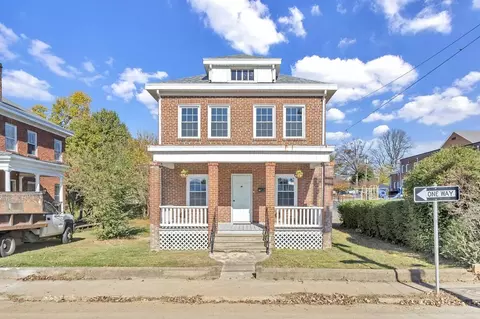 23 W Clay St, Salem, VA 24153