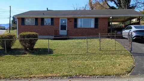 13 Nancy Cir NW, Roanoke, VA 24017