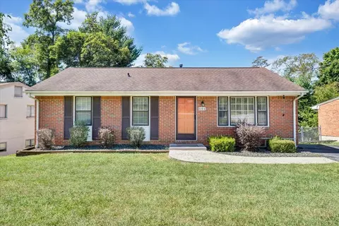 504 Stacie Dr, Vinton, VA 24179