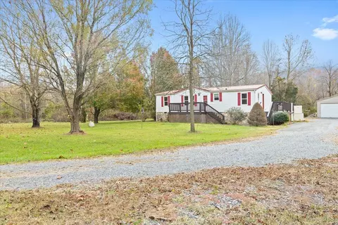 3290 Catawba Valley Dr, Salem, VA 24153