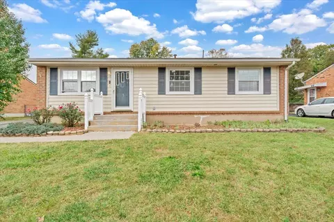 2223 Inge Cir, Salem, VA 24153
