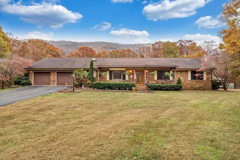 211 Woodland Rd, Covington, VA 24426
