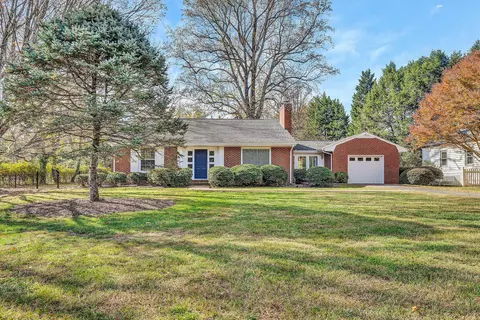 2019 Lee Hi Rd SW, Roanoke, VA 24018