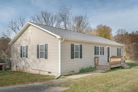 3905 Catalpa Ave, Buena Vista, VA 24416