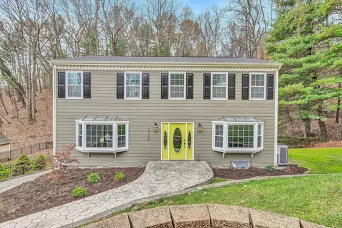 6178 Burnham Rd, Roanoke, VA 24018