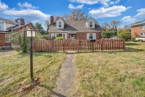 3718 Round Hill Ave NW, Roanoke, VA 24012