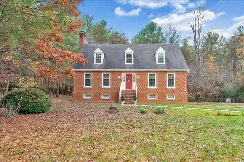 204 Raintree Ln, Boones Mill, VA 24065