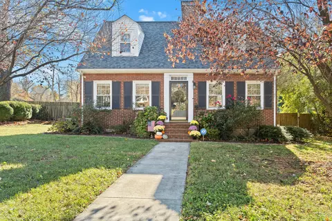 2404 Windsor Ave SW, Roanoke, VA 24015
