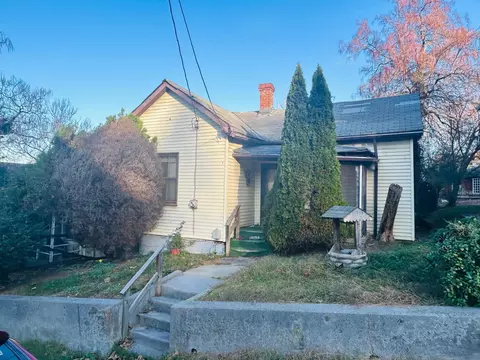 410 E Kline St, Covington, VA 24426 photo 9