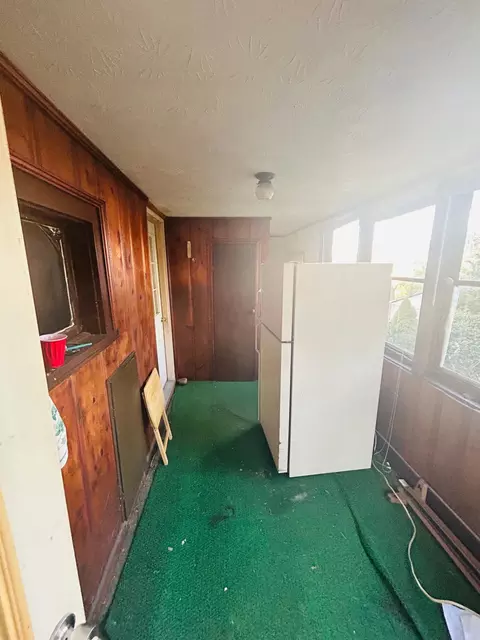 410 E Kline St, Covington, VA 24426 photo 3