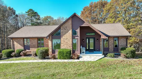 277 Carriage Ln, Troutville, VA 24175