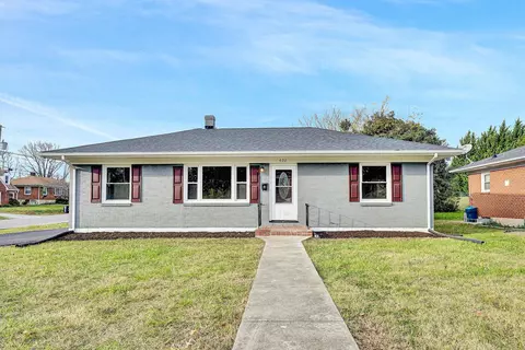 402 Fugate Rd NE, Roanoke, VA 24012