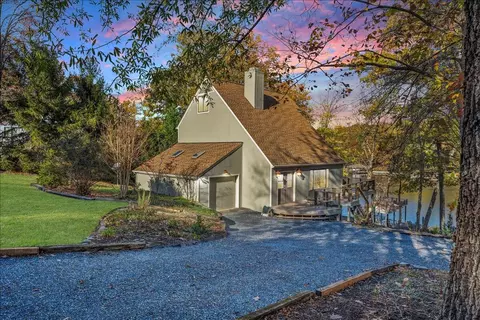 114 Tradewind Ter, Huddleston, VA 24104
