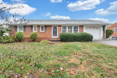 5650 Daytona Rd, Roanoke, VA 24019