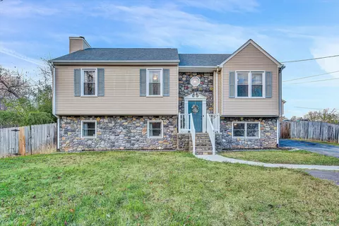 811 N Mill Rd, Salem, VA 24153