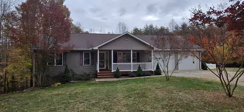 1088 Neil Pl, Huddleston, VA 24104