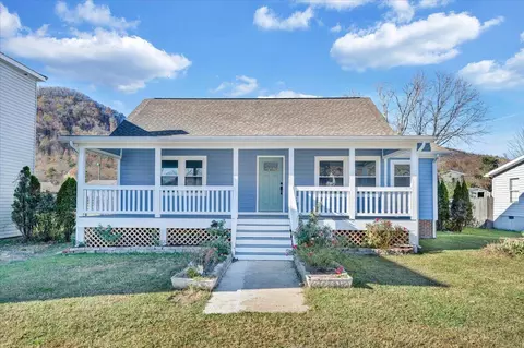 712 Anderson St, Glasgow, VA 24555
