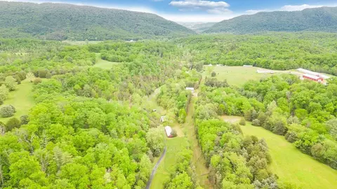 View/Area - 11131 Acorn Ln, Broadway, VA 22815 photo 3 of 6