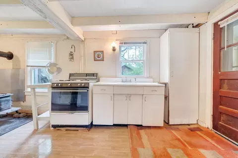 Kitchen - 11131 Acorn Ln, Broadway, VA 22815 photo 2 of 5