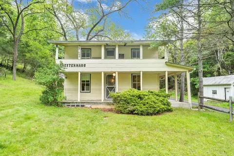 11131 Acorn Ln, Broadway, VA 22815