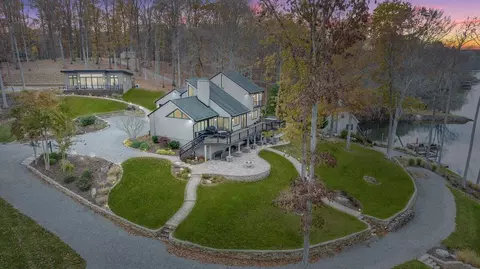 423 Fox Chase Rd #& 421, Wirtz, VA 24184