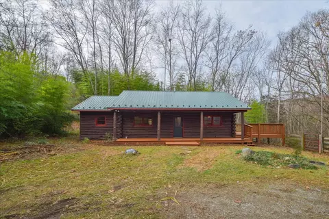 12694 Catawba Rd, Troutville, VA 24175