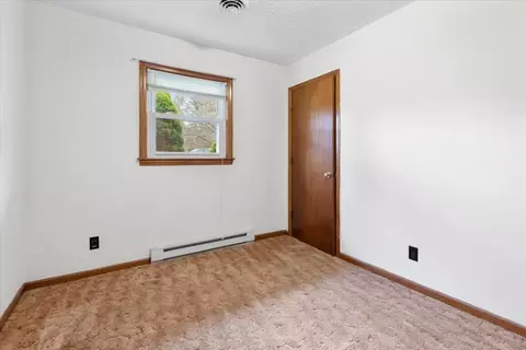 Bedroom - 529 Free St, Dublin, VA 24084 photo 6 of 7