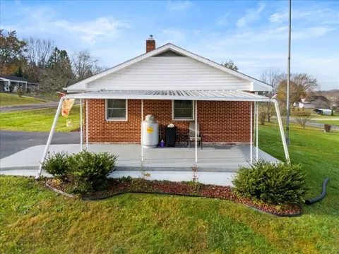 Exterior - 529 Free St, Dublin, VA 24084 photo 3 of 10