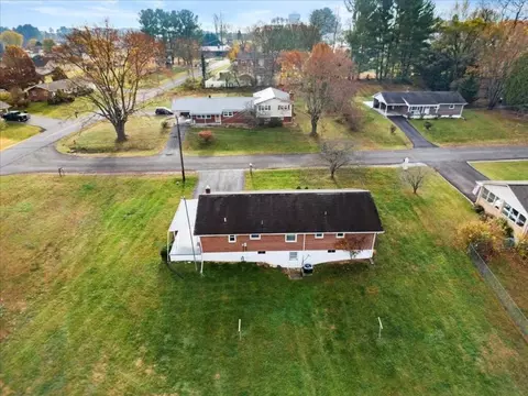 View/Area - 529 Free St, Dublin, VA 24084 photo 1 of 8