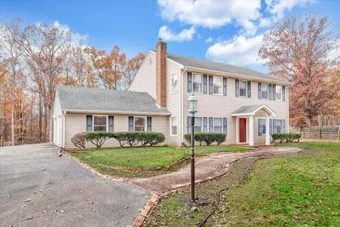 34 Foxfire Rd, Wirtz, VA 24184