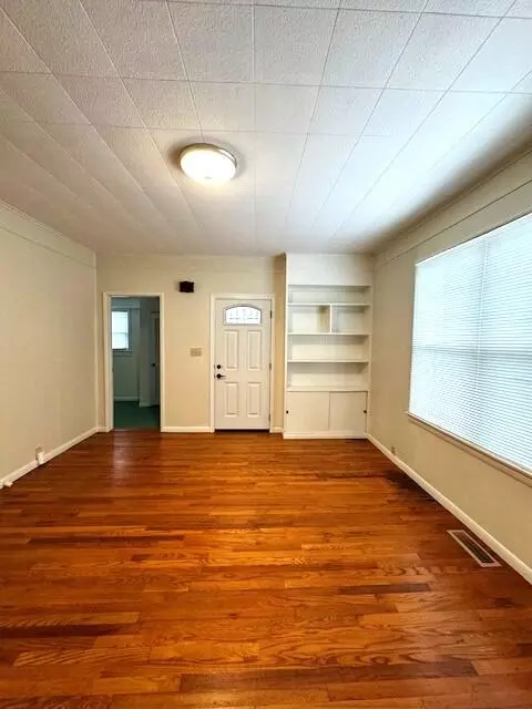 2026 S Byrd Ave, Covington, VA 24426 photo 2